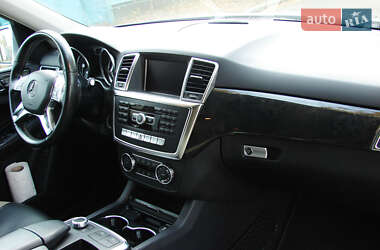 Внедорожник / Кроссовер Mercedes-Benz M-Class 2013 в 