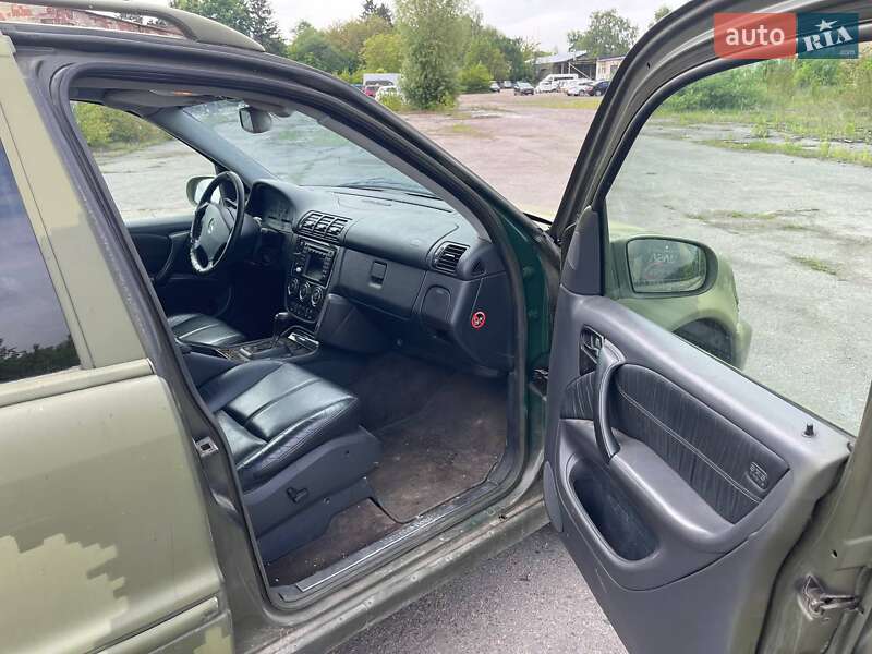 Внедорожник / Кроссовер Mercedes-Benz M-Class 2002 в Ровно