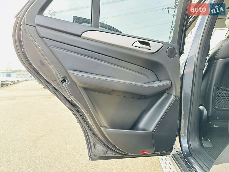 Позашляховик / Кросовер Mercedes-Benz M-Class 2013 в Харкові