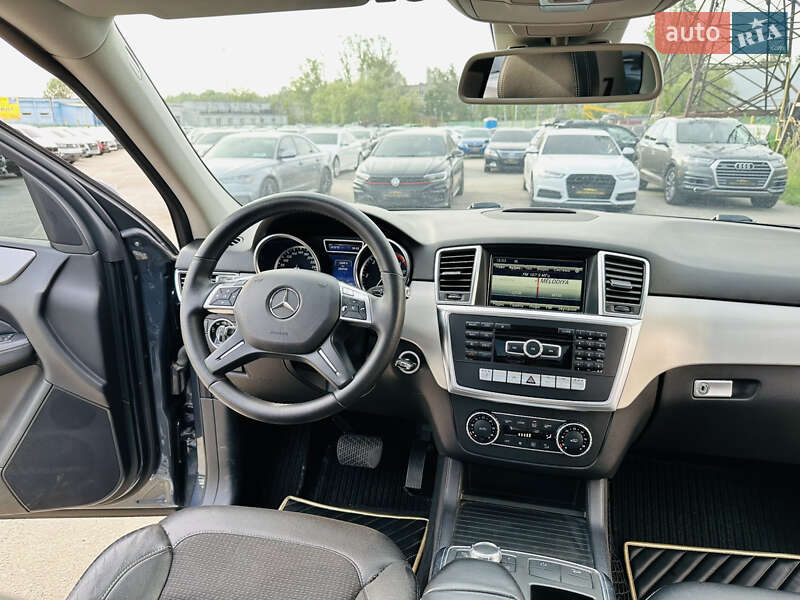 Позашляховик / Кросовер Mercedes-Benz M-Class 2013 в Харкові