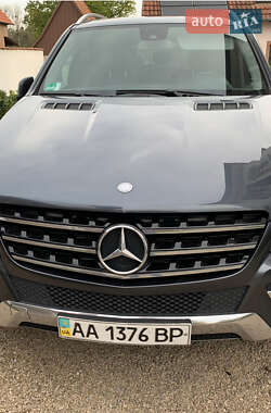 Внедорожник / Кроссовер Mercedes-Benz M-Class 2011 в Киеве