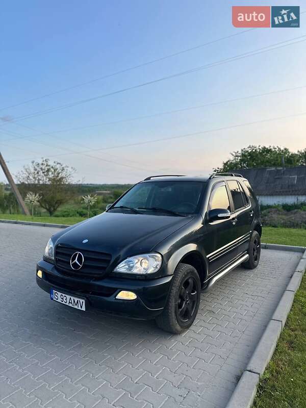 Mercedes-Benz M-Class 2005
