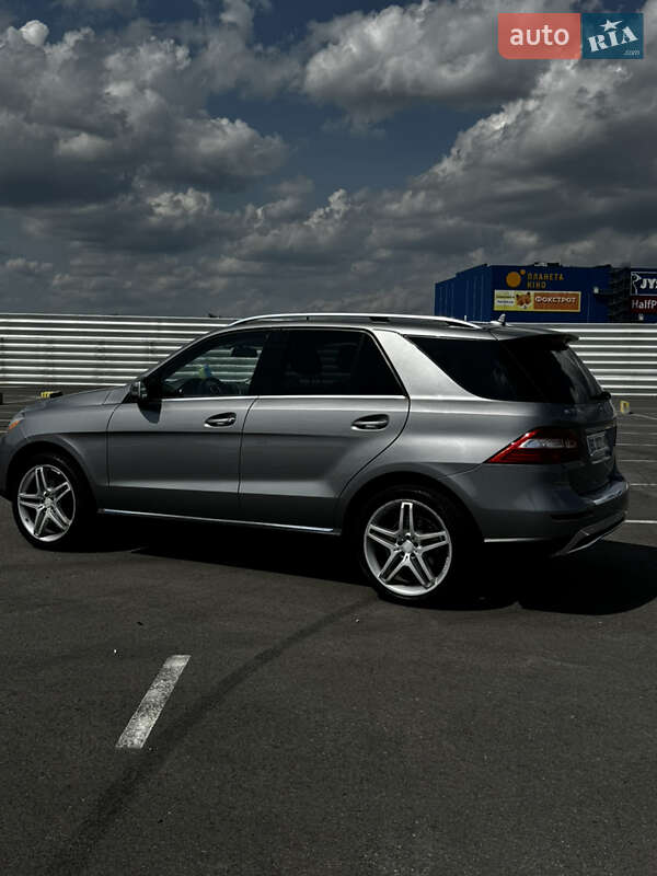 Внедорожник / Кроссовер Mercedes-Benz M-Class 2014 в 