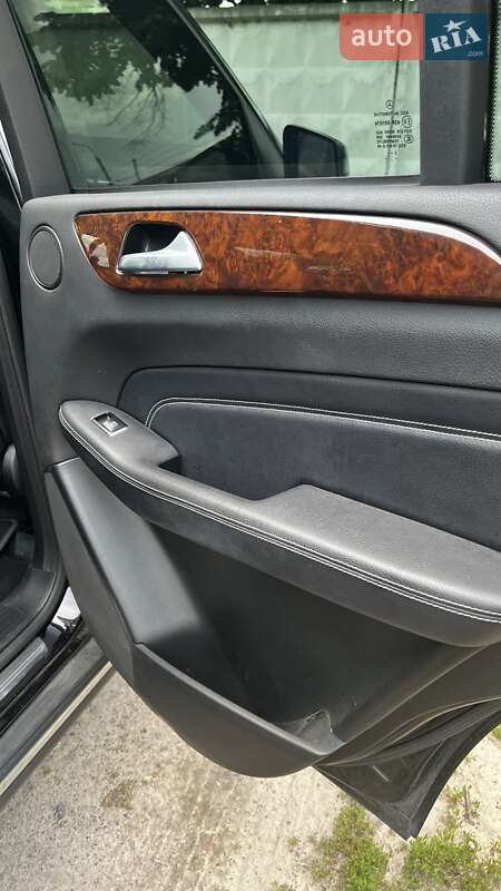 Внедорожник / Кроссовер Mercedes-Benz M-Class 2013 в Киеве