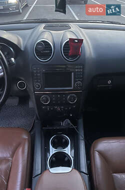 Внедорожник / Кроссовер Mercedes-Benz M-Class 2009 в 