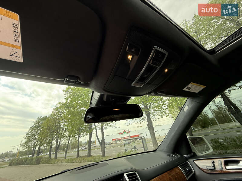 Внедорожник / Кроссовер Mercedes-Benz M-Class 2012 в Харькове