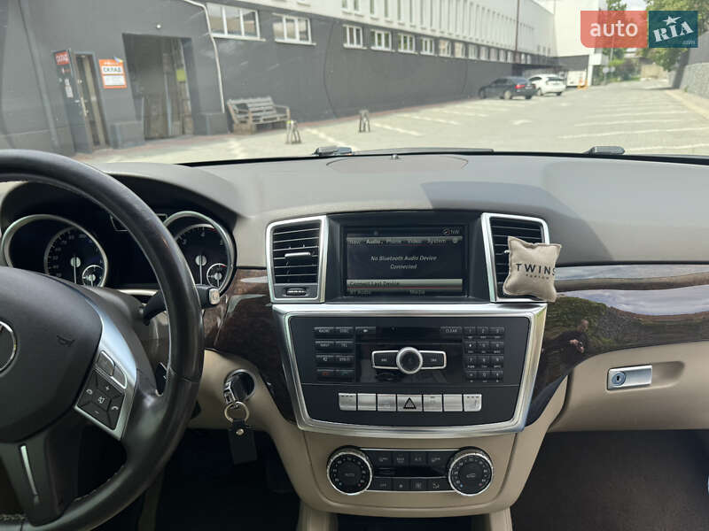 Внедорожник / Кроссовер Mercedes-Benz M-Class 2013 в Черновцах