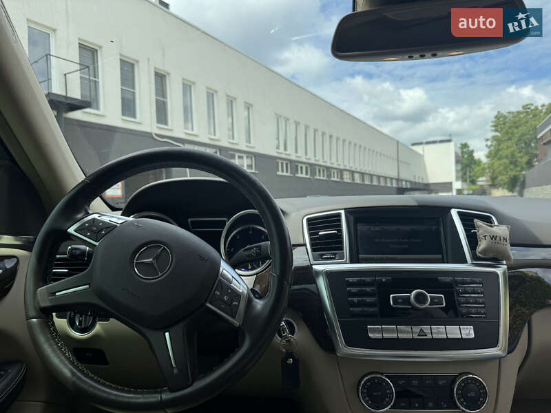 Внедорожник / Кроссовер Mercedes-Benz M-Class 2013 в Черновцах