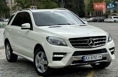 Позашляховик / Кросовер Mercedes-Benz M-Class 2013 в 