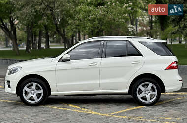 Позашляховик / Кросовер Mercedes-Benz M-Class 2013 в 