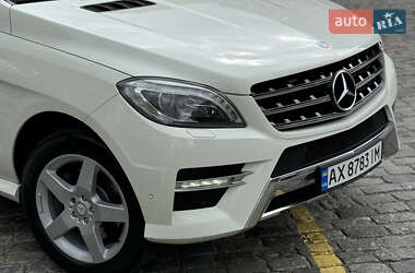 Позашляховик / Кросовер Mercedes-Benz M-Class 2013 в 