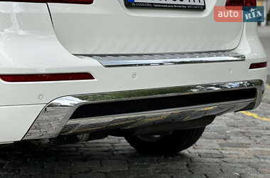 Позашляховик / Кросовер Mercedes-Benz M-Class 2013 в 
