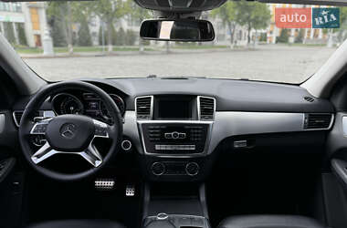 Позашляховик / Кросовер Mercedes-Benz M-Class 2013 в 