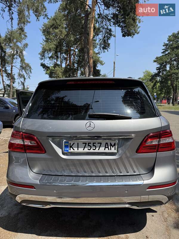 Позашляховик / Кросовер Mercedes-Benz M-Class 2013 в Києві