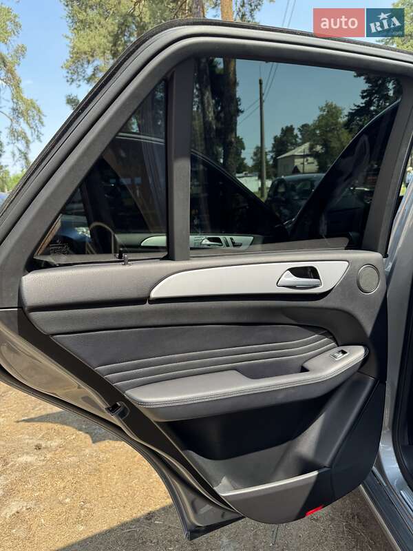 Позашляховик / Кросовер Mercedes-Benz M-Class 2013 в Києві