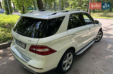 Внедорожник / Кроссовер Mercedes-Benz M-Class 2013 в 