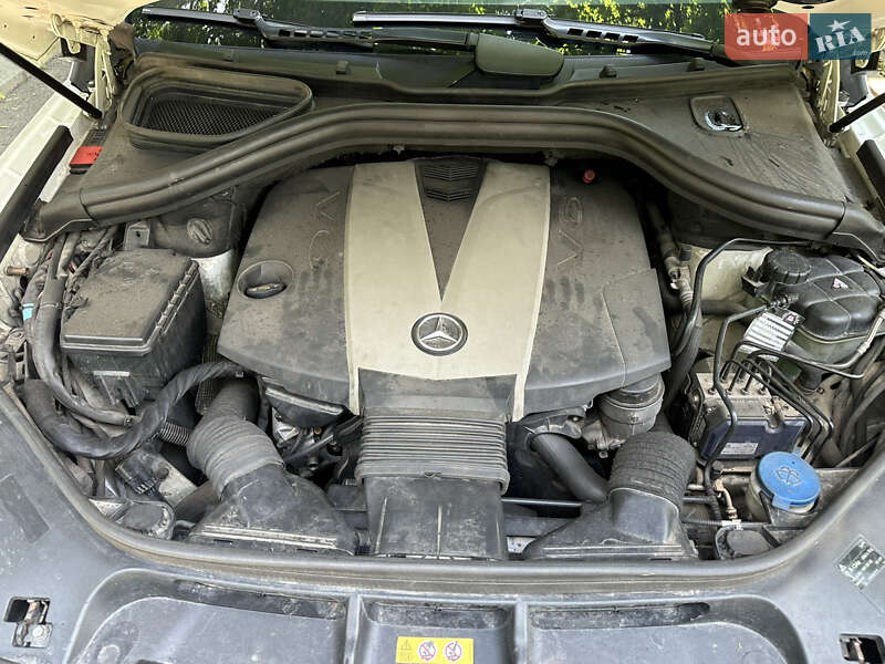 Внедорожник / Кроссовер Mercedes-Benz M-Class 2013 в Харькове