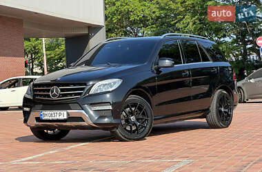 Внедорожник / Кроссовер Mercedes-Benz M-Class 2013 в 
