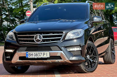 Внедорожник / Кроссовер Mercedes-Benz M-Class 2013 в 