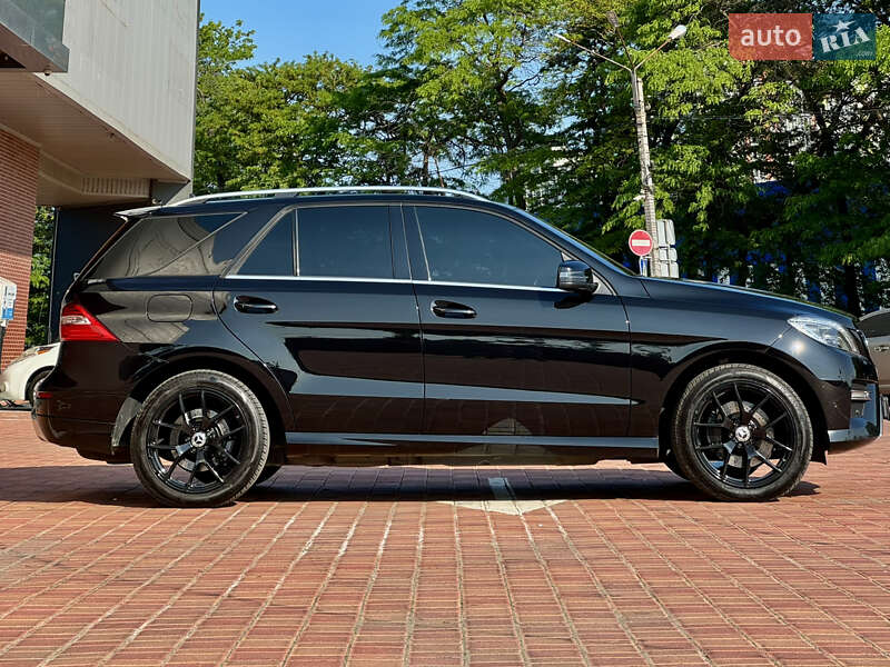 Внедорожник / Кроссовер Mercedes-Benz M-Class 2013 в Одессе