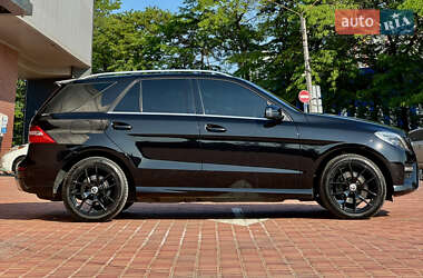 Внедорожник / Кроссовер Mercedes-Benz M-Class 2013 в 