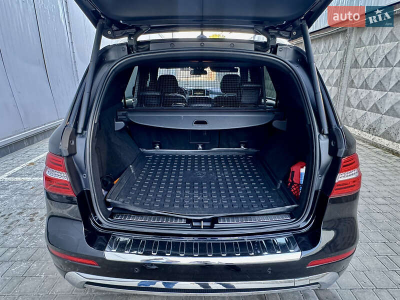 Внедорожник / Кроссовер Mercedes-Benz M-Class 2013 в Одессе