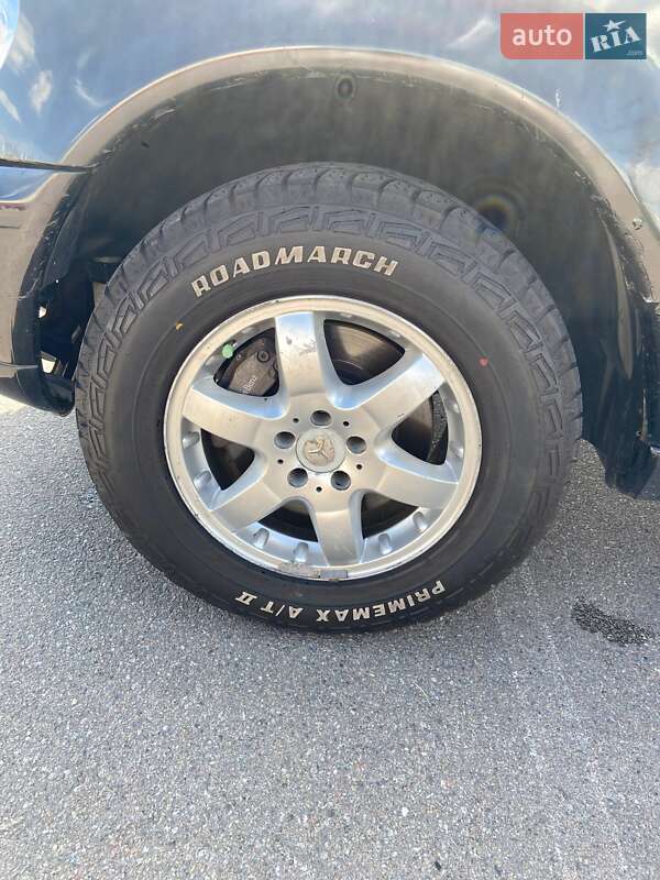 Внедорожник / Кроссовер Mercedes-Benz M-Class 2002 в Киеве