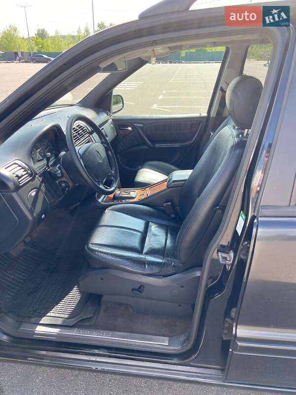 Внедорожник / Кроссовер Mercedes-Benz M-Class 2002 в Киеве