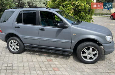 Внедорожник / Кроссовер Mercedes-Benz M-Class 2001 в 