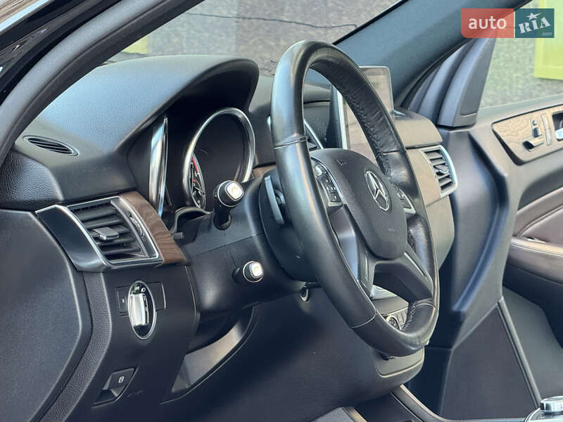 Внедорожник / Кроссовер Mercedes-Benz M-Class 2013 в Одессе