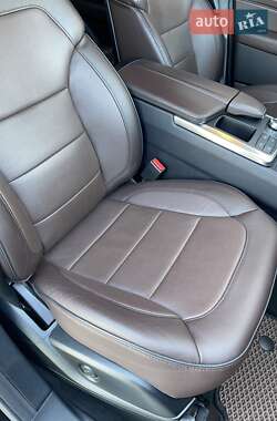 Внедорожник / Кроссовер Mercedes-Benz M-Class 2012 в 