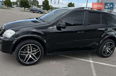 Внедорожник / Кроссовер Mercedes-Benz M-Class 2010 в 