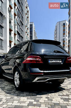 Внедорожник / Кроссовер Mercedes-Benz M-Class 2014 в 
