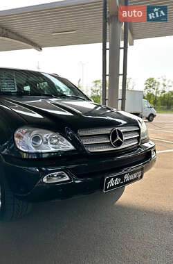 Позашляховик / Кросовер Mercedes-Benz M-Class 2004 в 