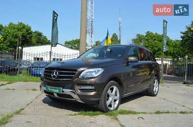 Внедорожник / Кроссовер Mercedes-Benz M-Class 2013 в 