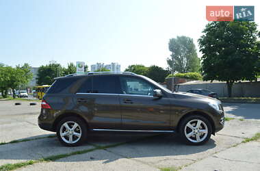 Внедорожник / Кроссовер Mercedes-Benz M-Class 2013 в 