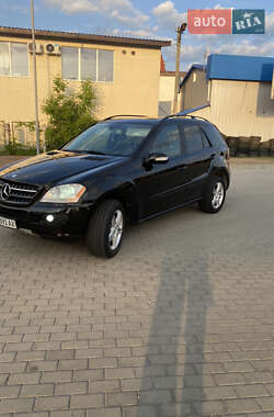 Внедорожник / Кроссовер Mercedes-Benz M-Class 2006 в 