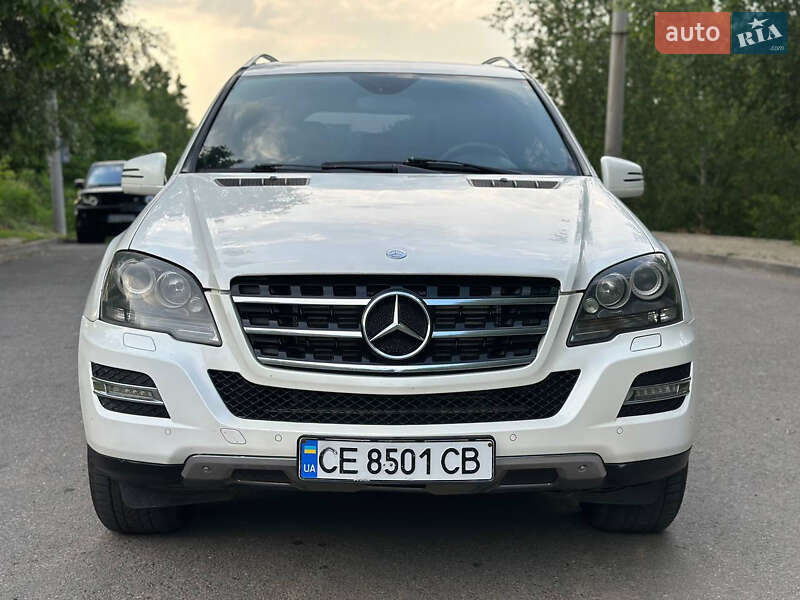 Внедорожник / Кроссовер Mercedes-Benz M-Class 2010 в Черновцах