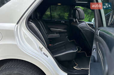 Позашляховик / Кросовер Mercedes-Benz M-Class 2011 в 