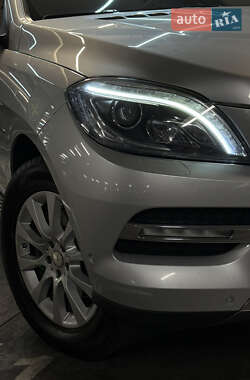 Внедорожник / Кроссовер Mercedes-Benz M-Class 2012 в 