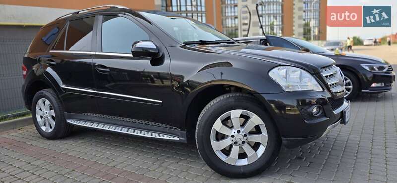 Внедорожник / Кроссовер Mercedes-Benz M-Class 2010 в Ивано-Франковске