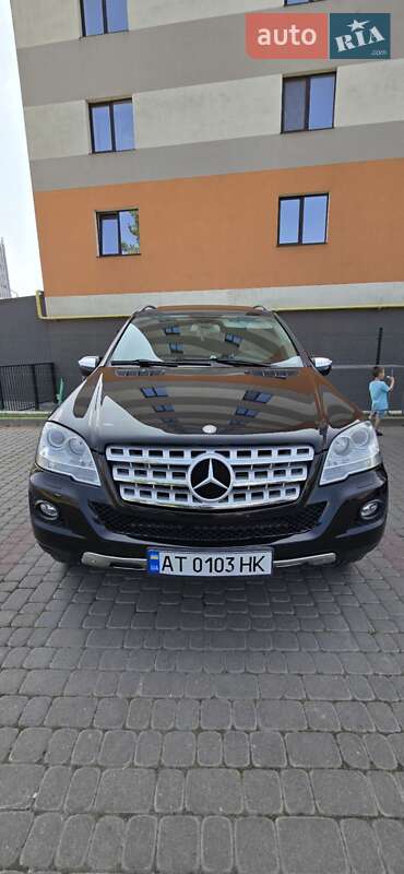 Внедорожник / Кроссовер Mercedes-Benz M-Class 2010 в 