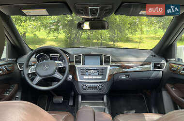 Внедорожник / Кроссовер Mercedes-Benz M-Class 2012 в 