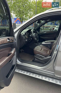 Внедорожник / Кроссовер Mercedes-Benz M-Class 2012 в 