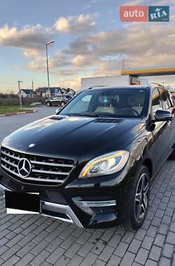 Внедорожник / Кроссовер Mercedes-Benz M-Class 2015 в 