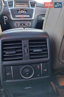 Внедорожник / Кроссовер Mercedes-Benz M-Class 2015 в 