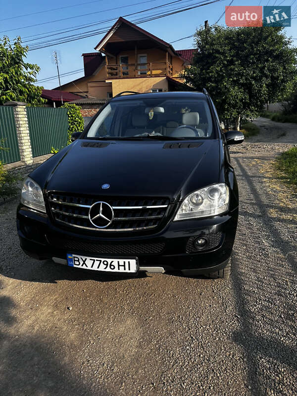 Внедорожник / Кроссовер Mercedes-Benz M-Class 2007 в 