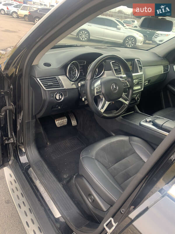 Внедорожник / Кроссовер Mercedes-Benz M-Class 2011 в Днепре