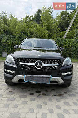 Позашляховик / Кросовер Mercedes-Benz M-Class 2015 в 