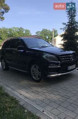 Внедорожник / Кроссовер Mercedes-Benz M-Class 2014 в 